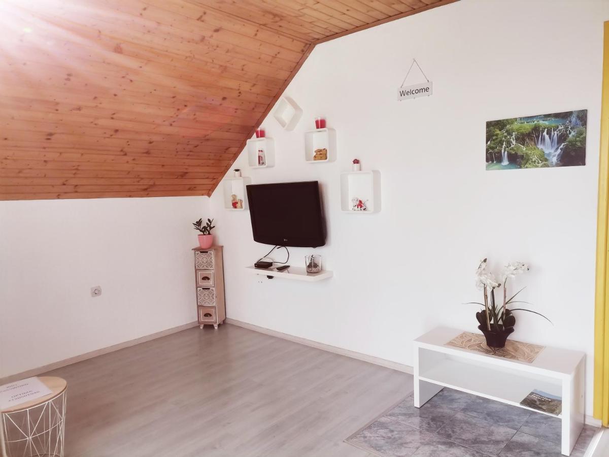 Apartment Dolores Смолянац Экстерьер фото
